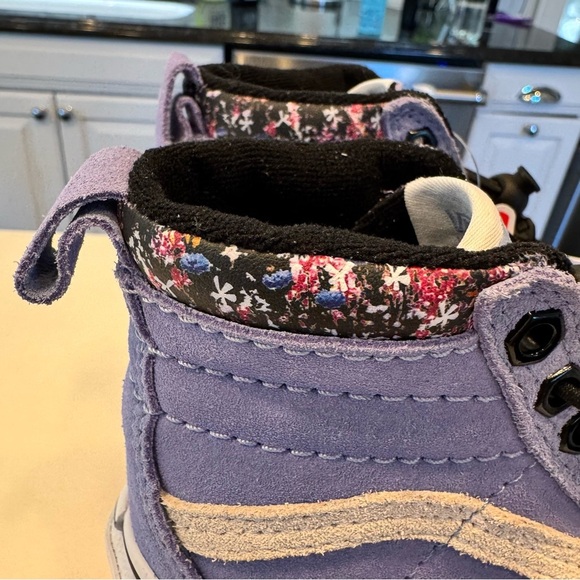 Vans Kids Hi MTE Periwinkle Blue Suede Sneakers Toggle Laces Sz 11 NEW - Picture 2 of 10